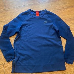 NWOT Nike Sportswear Tech Fleece Women's Crew S